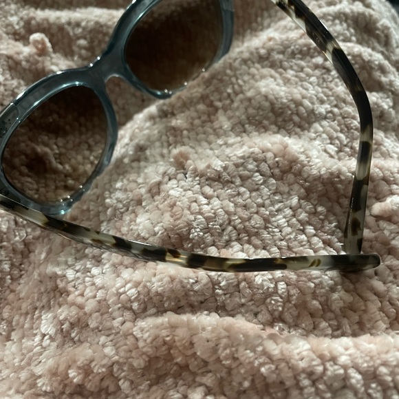 Coach Sunglasses - Picture 4 of 4